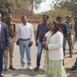 घर-घर जाकर मतदाता पर्ची वितरण सुनिश्चित करें बीएलओ