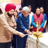 गीतकार संतोष आनंद की रचना सुन पुराने दिनों में खो गये लोग