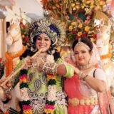 जुगसलाई में राधा-कृष्ण संग फूलों की होली