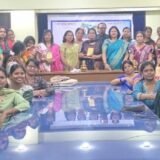 विज्ञापनों में महिलाओं के सामाजिक योगदान को भी दिखाएं