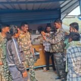 Khunti Court Premises Theft : खूंटी में सुरक्षा घेरे को ठेंगा दिखा चोरों ने कचहरी परिसर की तीन दुकानों में बोला धावा, हजारों की नगदी पार