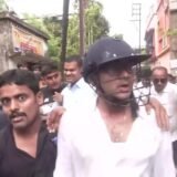 TMC MP Abhishek Banerjee attacked:बंगाल के सोनारपुर में भारी बवाल: TMC सांसद अभिषेक बनर्जी पर हमला, फटे कपड़े, हेलमेट पहनकर जान बचाकर भागे
