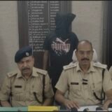 Jamshedpur Crime Update:जमशेदपुर पुलिस की बड़ी कामयाबी: साकची चाय दुकान फायरिंग केस का महज 48 घंटे में खुलासा,रंगदारी के लिए चलाई थी गोली,  आरोपी हथियार के साथ गिरफ्तार