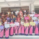 नशे के खिलाफ सड़कों पर उतरा प्रशासन! सरायकेला में जागरूकता रथ को DC ने दिखाई हरी झंडी, युवाओं को दिया बड़ा संदेश