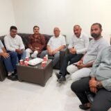 टाटानगर से चलने वाली ट्रेनों की लेटलतीफी पर फूटा गुस्सा! सरयू राय ने उठाई आवाज, यात्रियों ने दी बड़े आंदोलन की चेतावनी